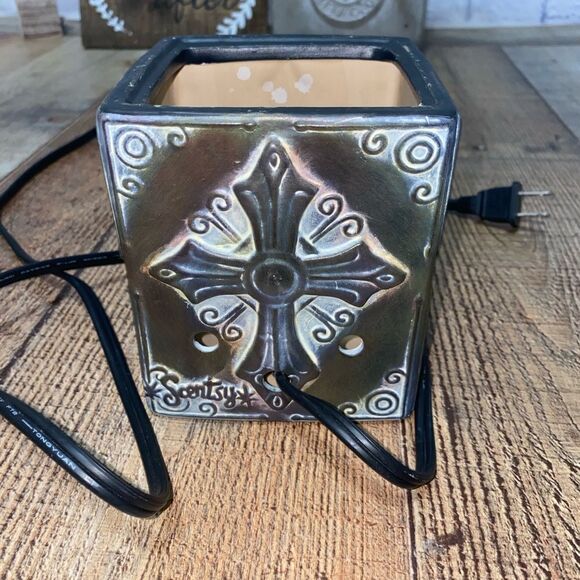 Scentsy DSW-HOPE Cross Full Size Wax Warmer - Picture 5 of 16